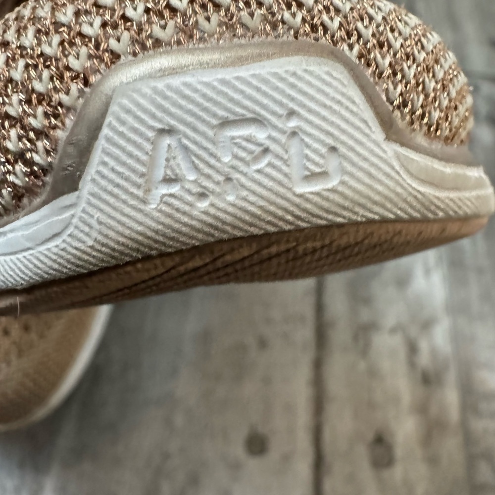 APL Athletic Propulsion Labs Techloom Pro Sneaker in Rose Gold & Parchment US 6 - Picture 4 of 11